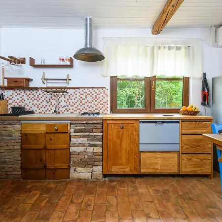 Holiday home Beautiful In With Wifi