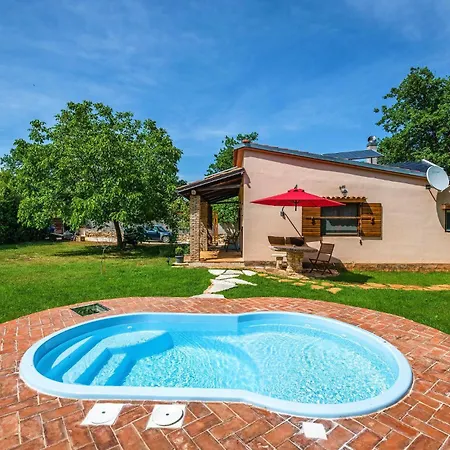 Holiday home Beautiful In With Wifi Segotici